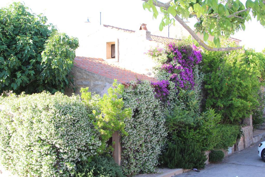 La Porta Sulla Costa Bed & Breakfast San Pantaleo Dış mekan fotoğraf