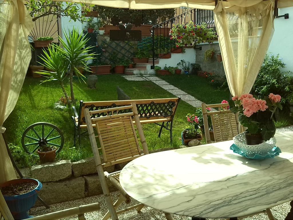 La Porta Sulla Costa Bed & Breakfast San Pantaleo Dış mekan fotoğraf