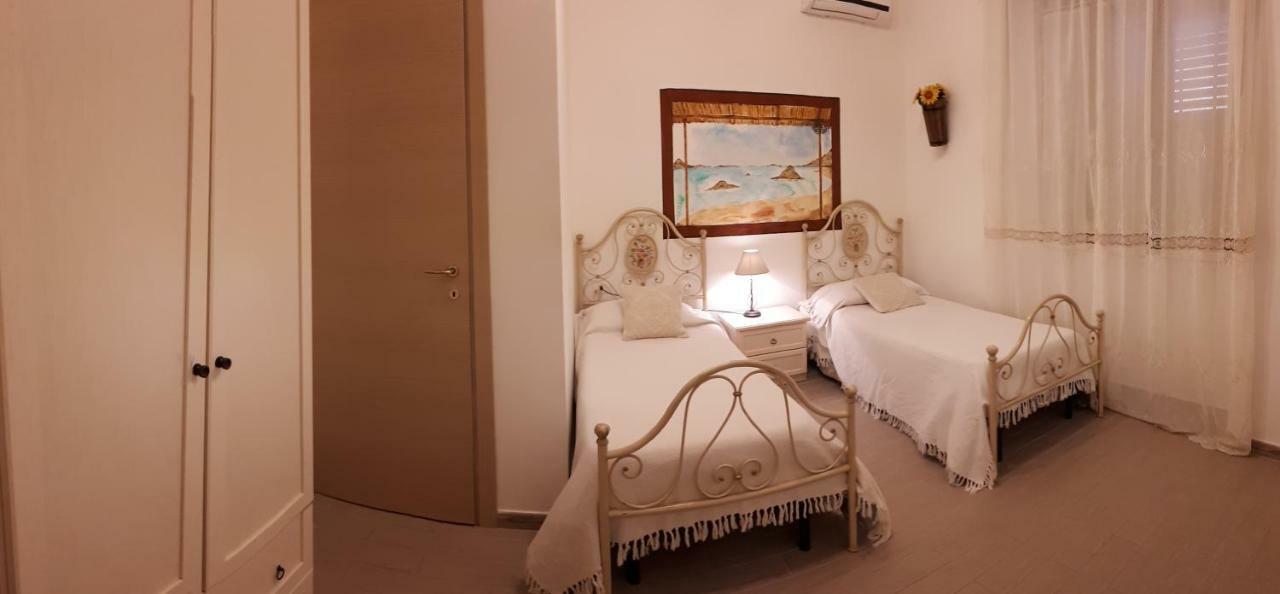 La Porta Sulla Costa Bed & Breakfast San Pantaleo Dış mekan fotoğraf